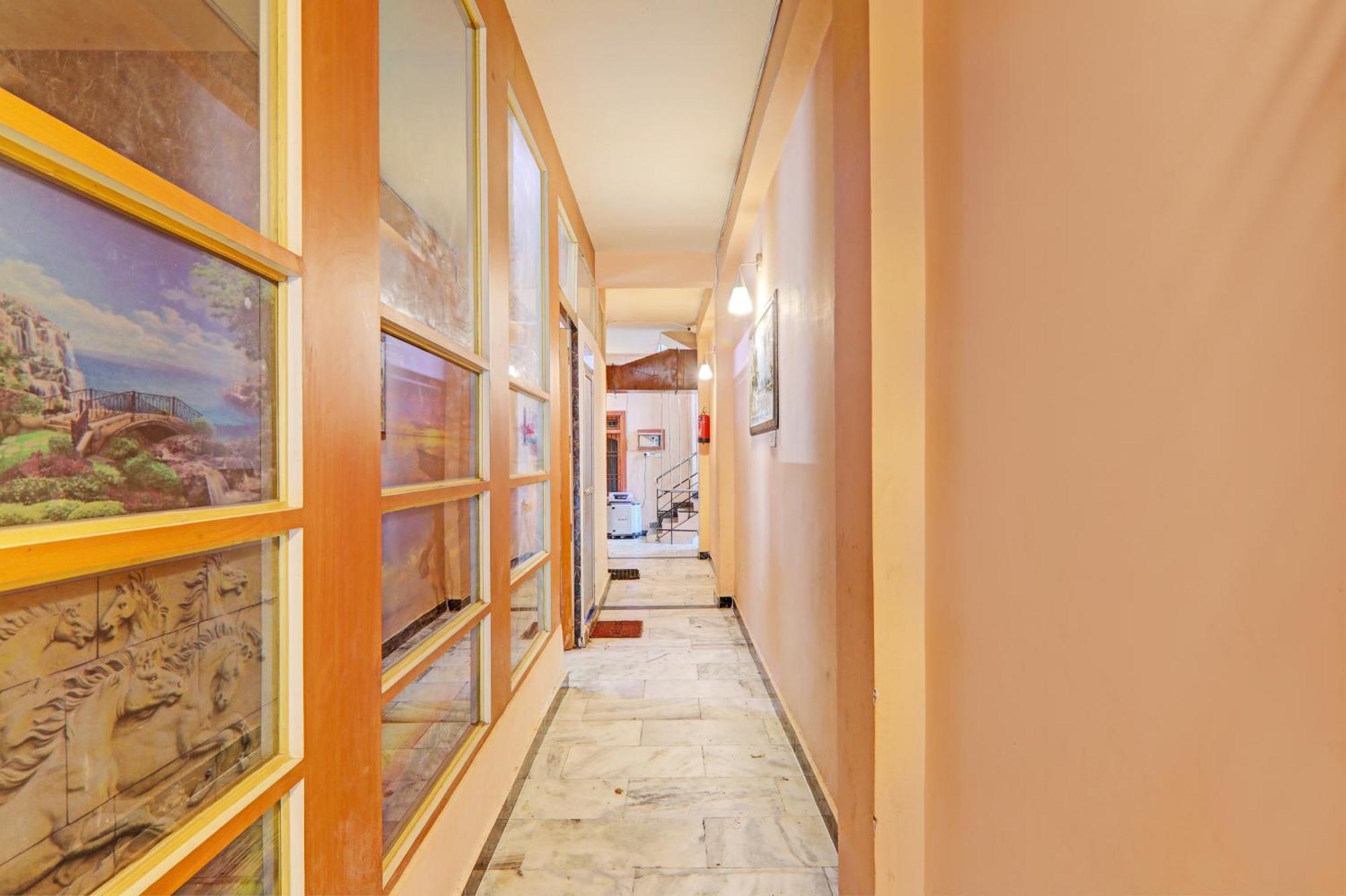 Hotel O Home Singhs Delight Варанаси Экстерьер фото
