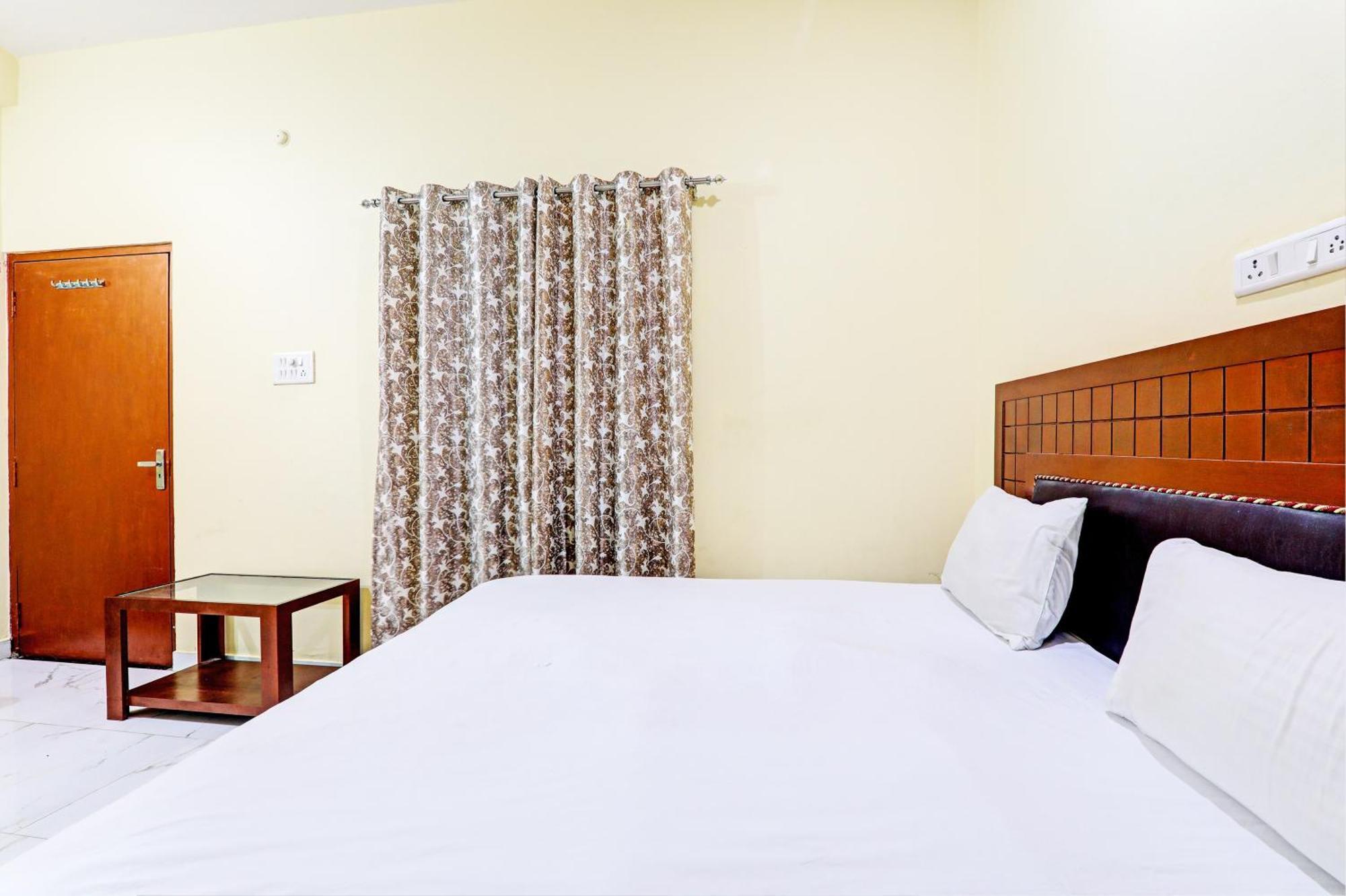 Hotel O Home Singhs Delight Варанаси Экстерьер фото