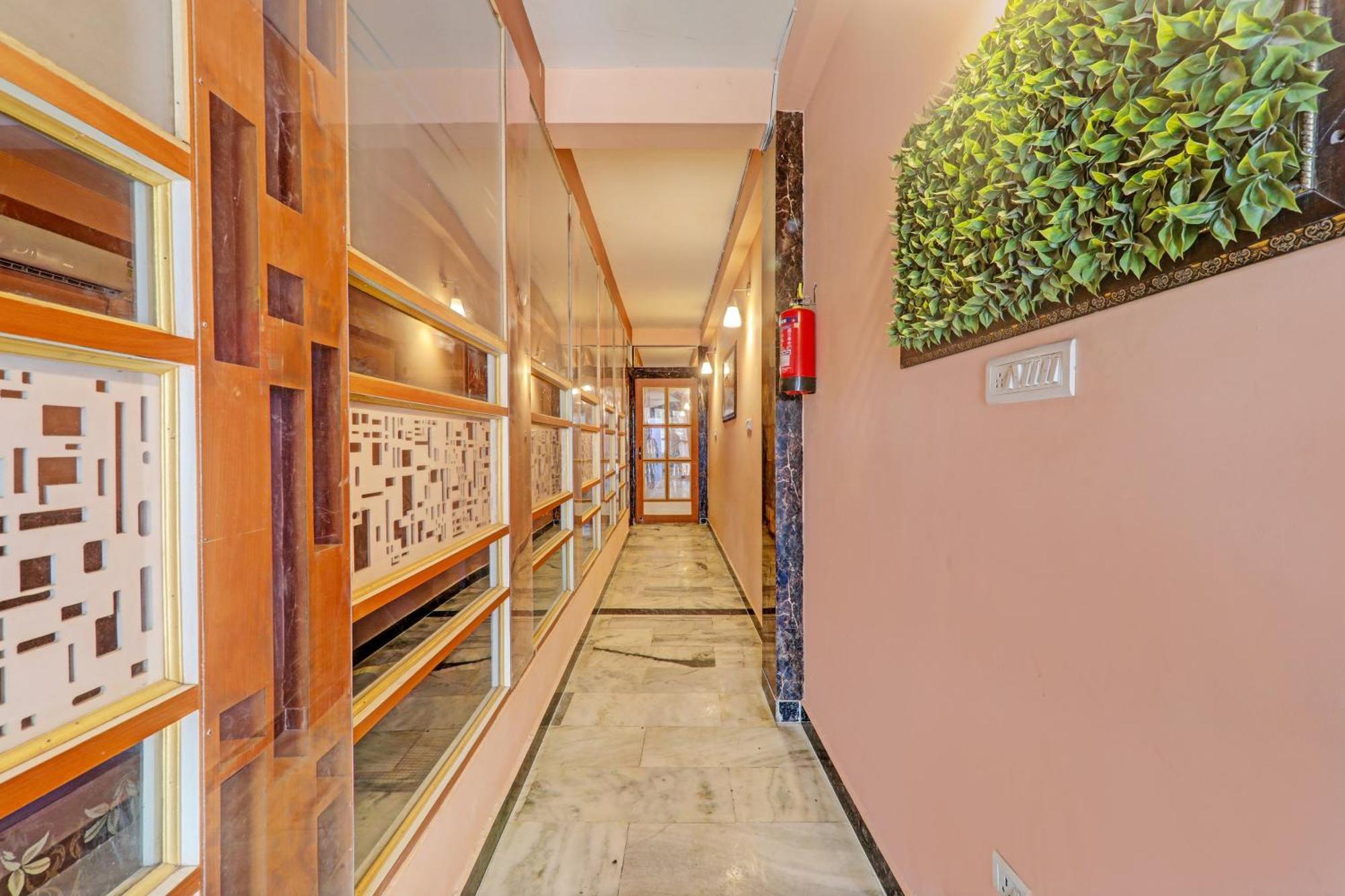 Hotel O Home Singhs Delight Варанаси Экстерьер фото